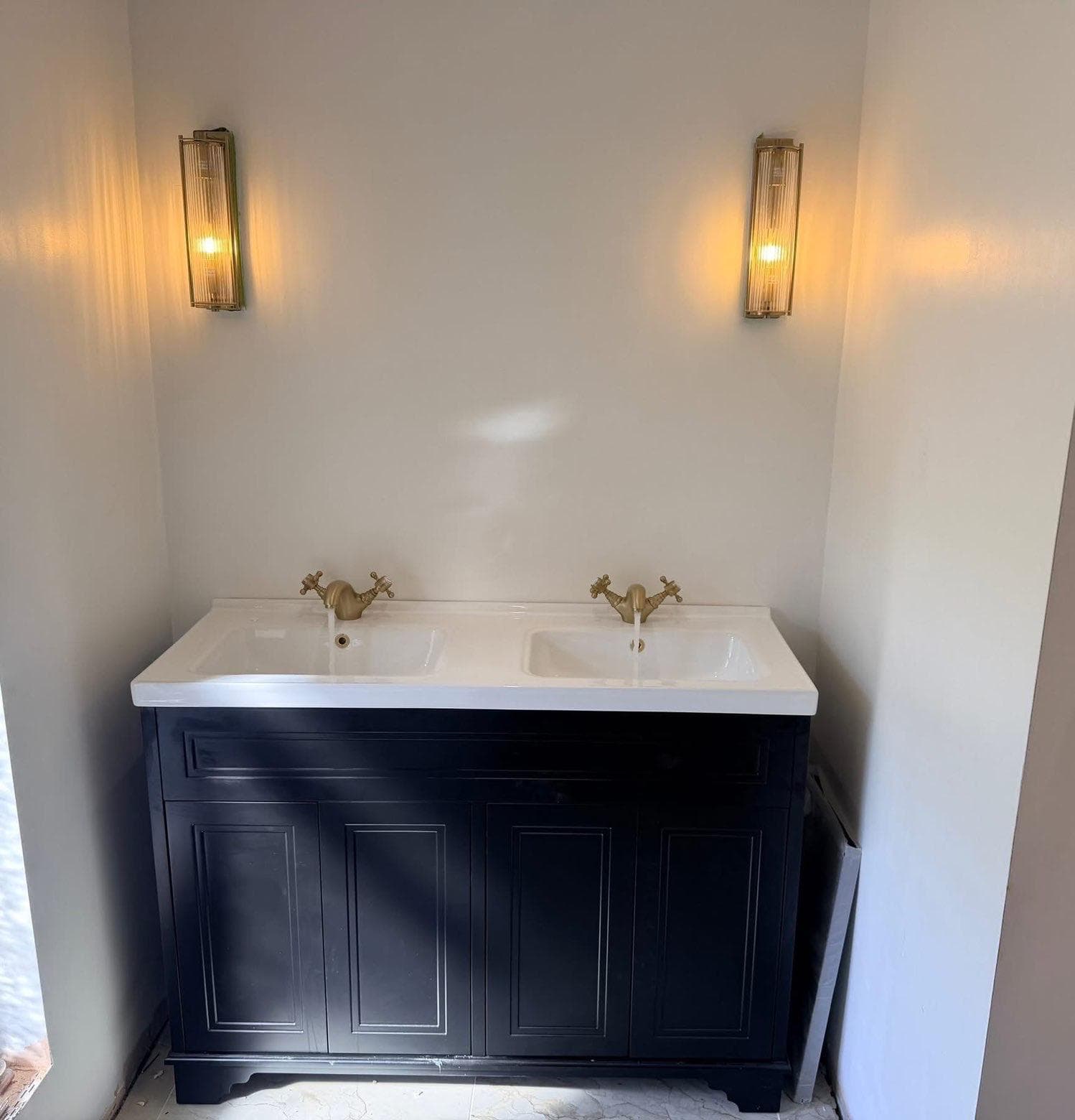 Lavatory fitting